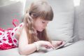Электронные устройства в жизни детей: целесообразность покупки и родительский контроль