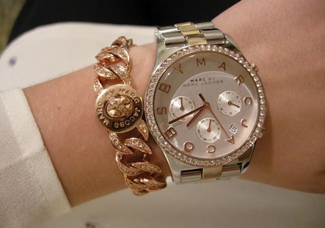 Модные женские часы