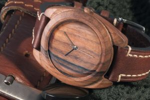 Деревянные наручные часы