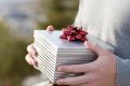 Идеи подарков: 7 вариантов, что подарить другу