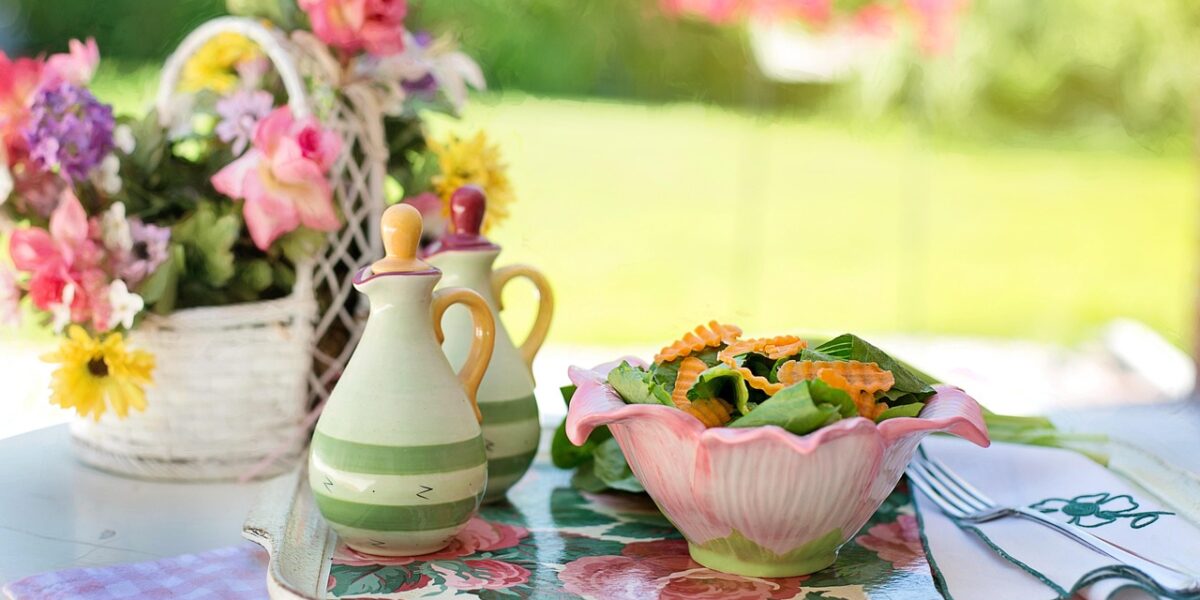 Image for: Быстрый и вкусный греческий салат: простой рецепт для женщин. Tags: салат, зелень, овощи, природа, латук, лет...