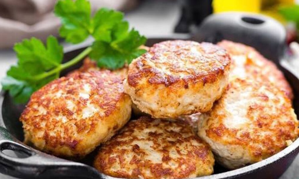 Сочные куриные котлеты с овощами в духовке: простой рецепт для здорового обеда