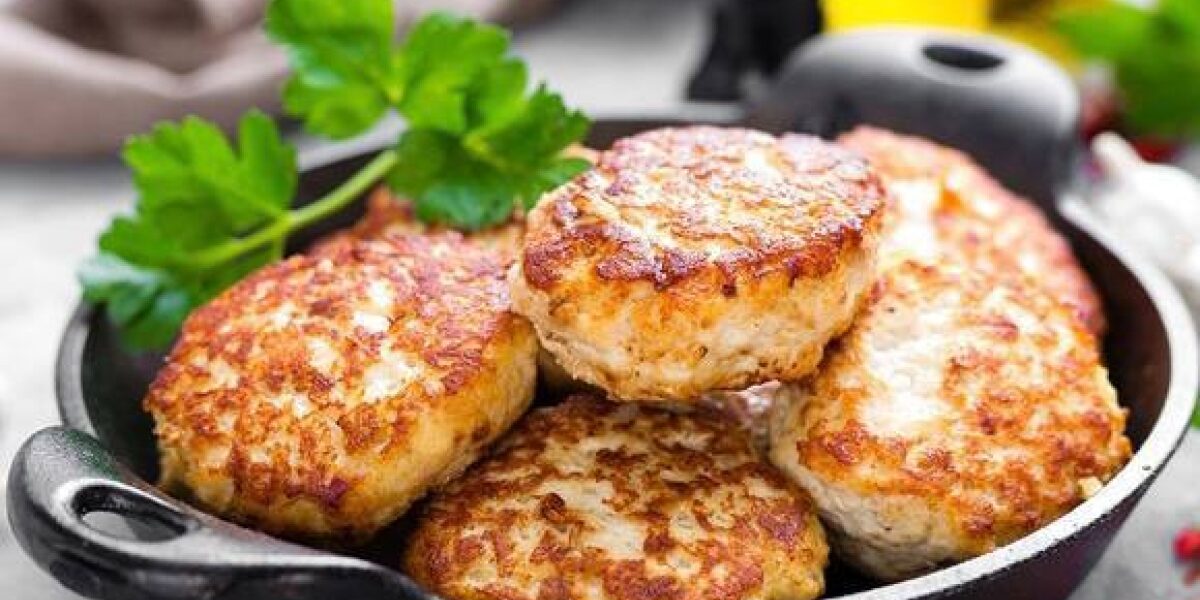 Сочные куриные котлеты с овощами в духовке: простой рецепт для здорового обеда