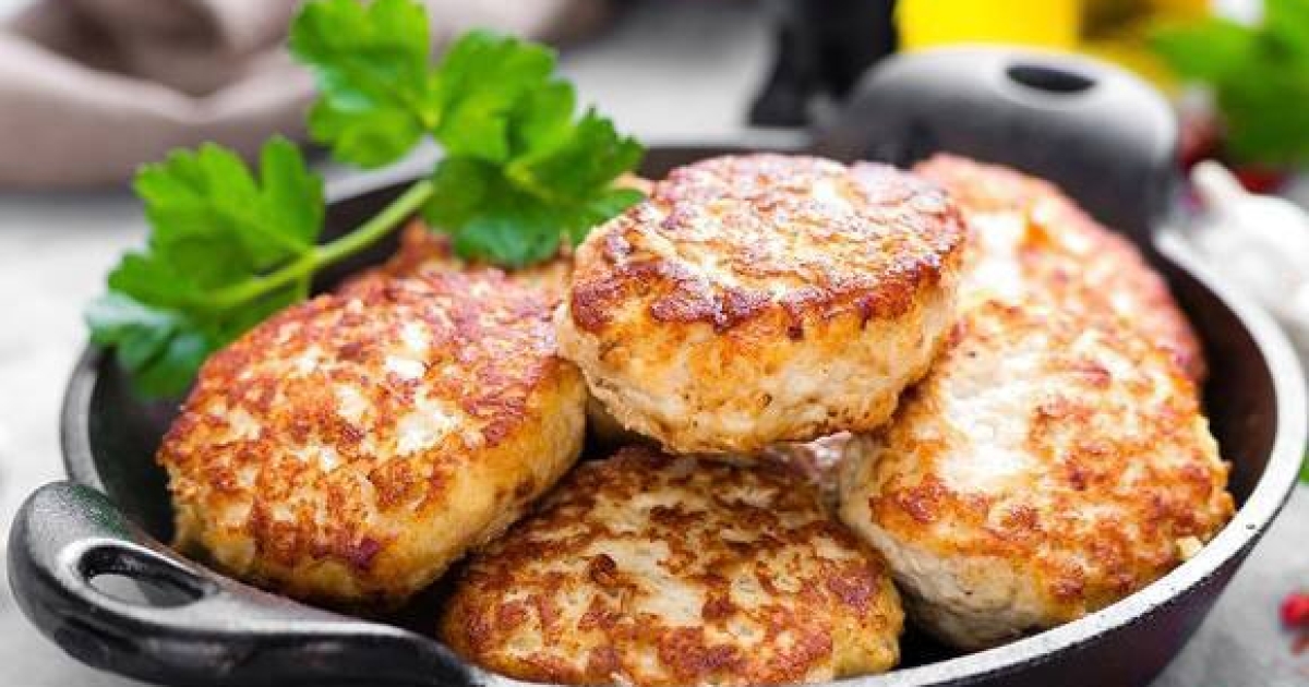 Сочные куриные котлеты с овощами в духовке: простой рецепт для здорового обеда