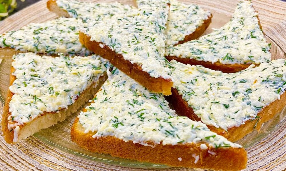 Недорогая намазка из 90-х: простой рецепт для всей семьи