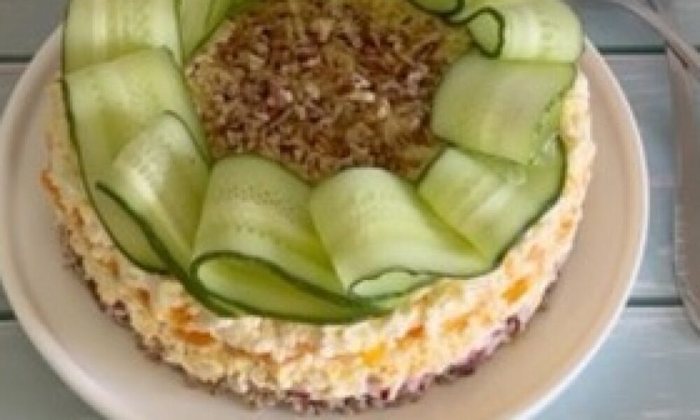 Салат с сардиной: простой рецепт вкусного и полезного блюда