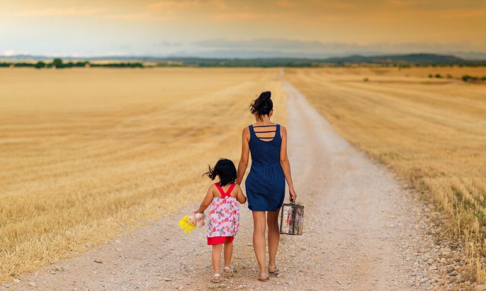 Как имя влияет на отношения с дочерью: психологический взгляд и советы родителям