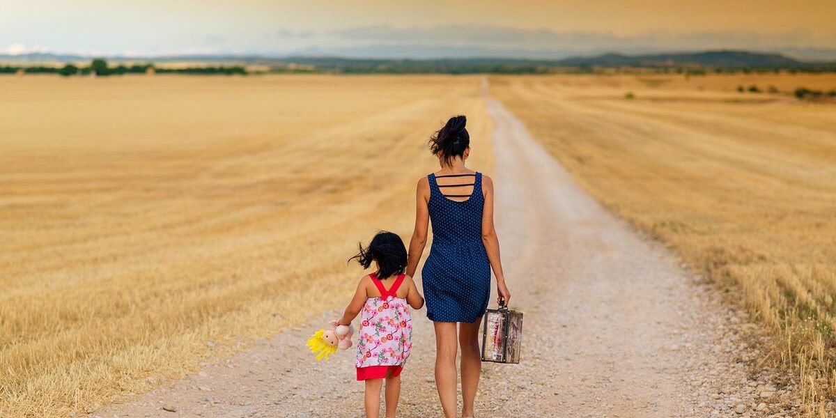 Как имя влияет на отношения с дочерью: психологический взгляд и советы родителям