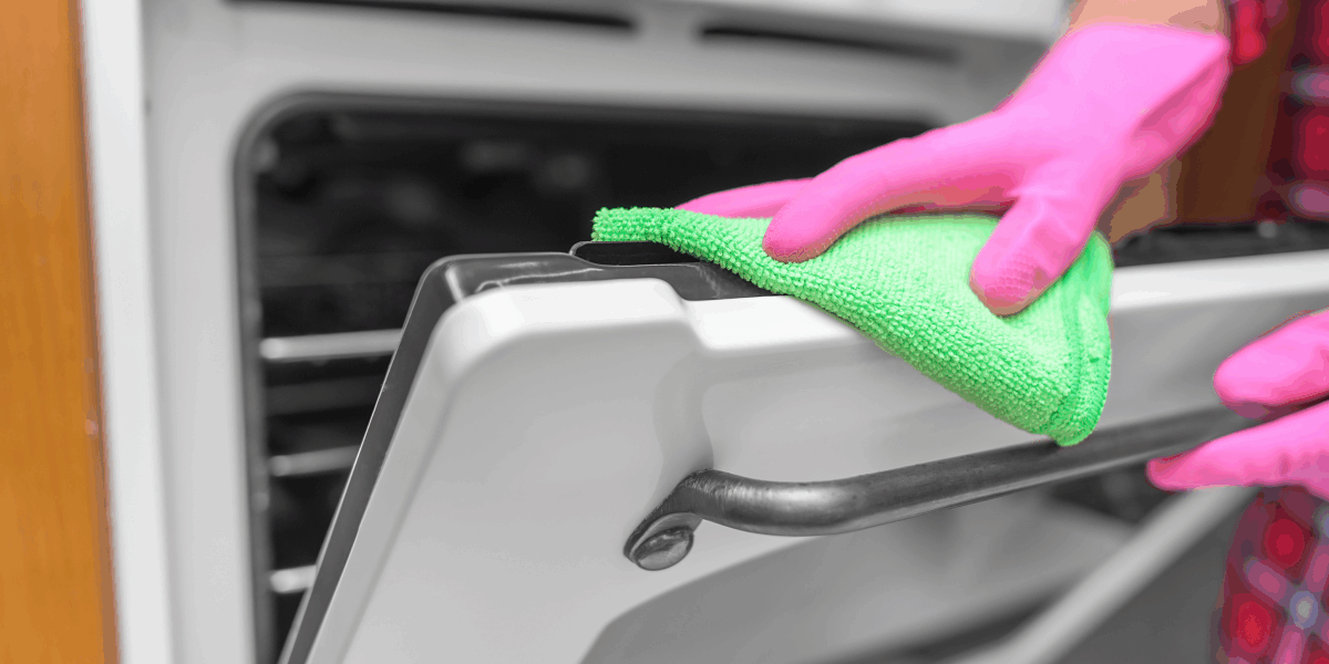 Как быстро отмыть стекло духовки с помощью обычных подручных средств: простые советы для дома