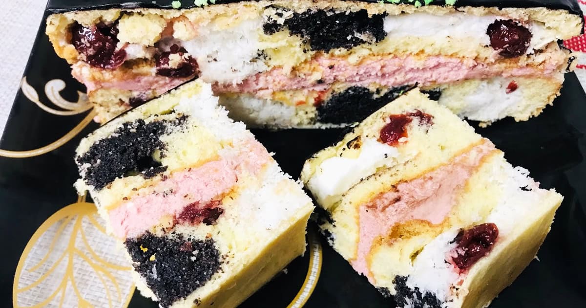 Шахматный пляцок: рецепт с вишней, маком и кокосом для удачной выпечки