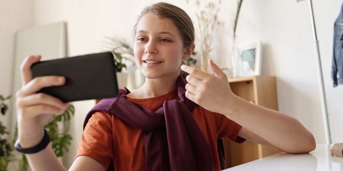 Социальные сети и дети: психология зависимости и способы защиты