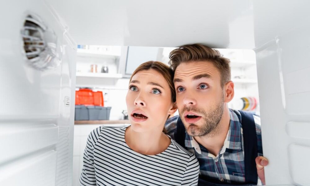 Глицерин против наледи в морозилке: простой лайфхак для каждой хозяйки