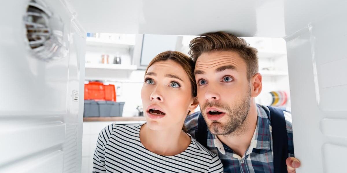 Глицерин против наледи в морозилке: простой лайфхак для каждой хозяйки