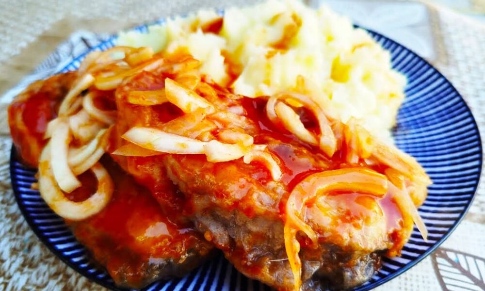 Рыба на ужин: простой рецепт, покоряющий сердца.