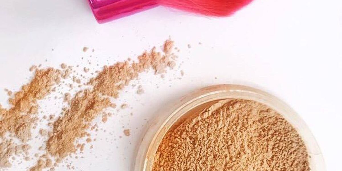 Лучшая пудра для лица на лето: выбираем, чтобы не забивала поры и выравнивала тон