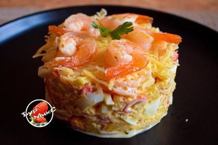 Легкий салат с креветками и ананасом: рецепт для стройной фигуры