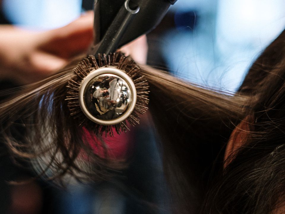 Утренние ошибки в уходе за волосами: что вызывает выпадение