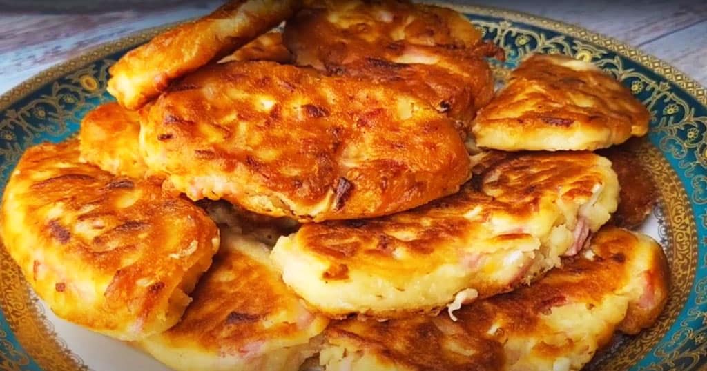 Сытные ленивые пирожки за 10 минут: простой рецепт вкусного завтрака из продуктов, которые всегда под рукой!