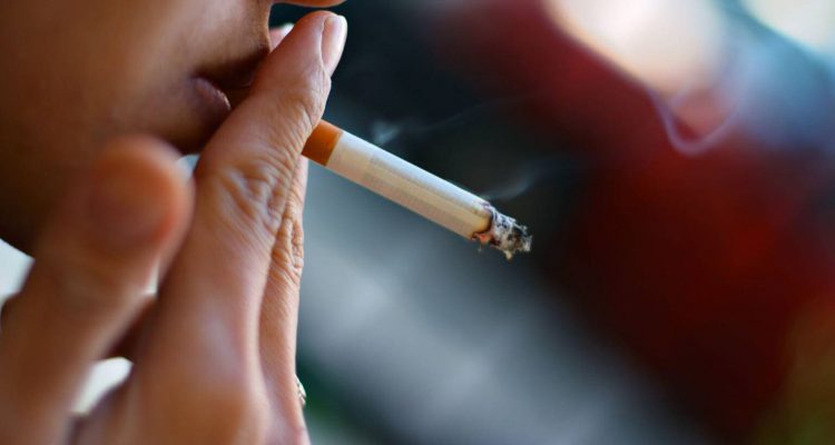 Курение и красота: как сигареты влияют на женскую внешность
