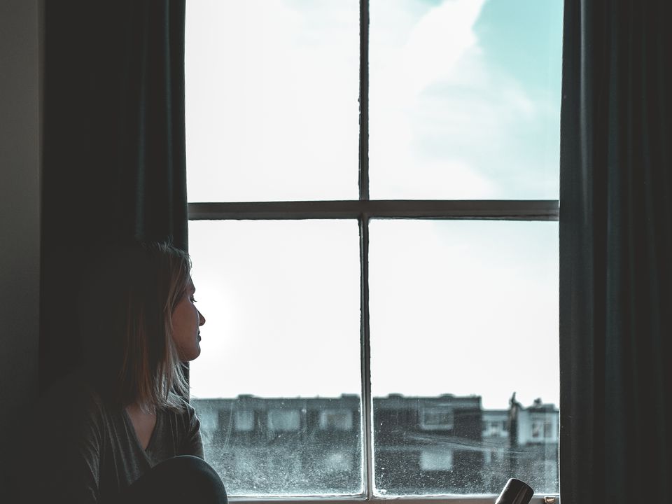 Как перестать жить прошлым: советы психологов для женщин