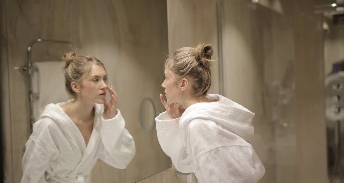 Отек лица: 10 причин и как избавиться – советы дерматологов для женщин