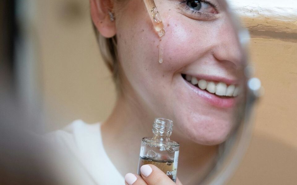 Масло против морщин: секрет упругой кожи без ботокса