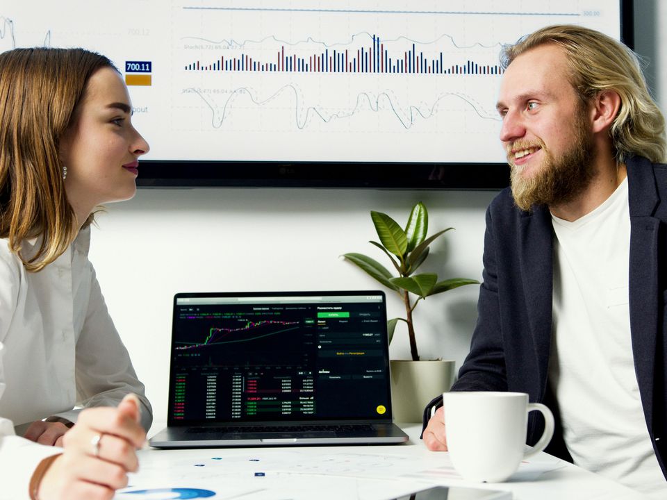 Как вести себя в отношениях, если он тебе безразличен: психология равнодушия