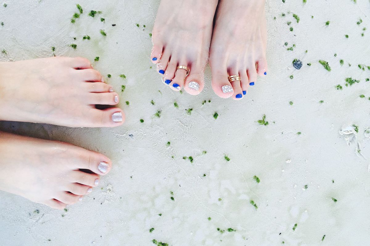 Идеальные пяточки дома: 5 секретов корейского педикюра для гладкой кожи