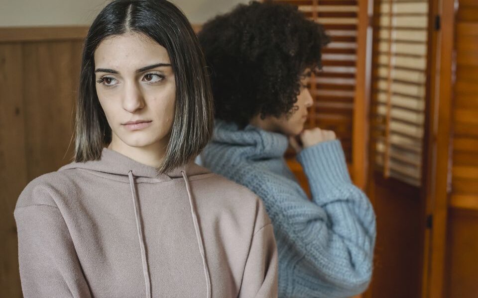 Как перестать обижаться: советы психологов для женского счастья и гармонии