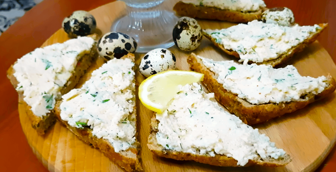 Быстрая и вкусная намазка на хлеб: простой рецепт для женщин