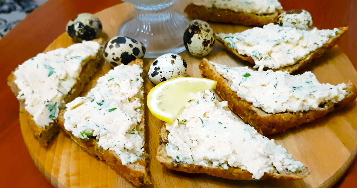 Быстрая и вкусная намазка на хлеб: простой рецепт для женщин