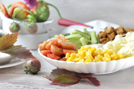 Яркий осенний салат: простой рецепт для женщин