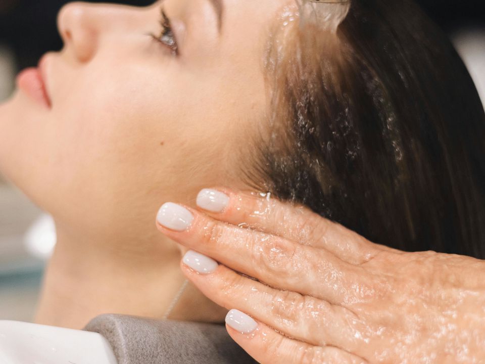 Сахар для красоты волос: секреты здоровых и блестящих локонов