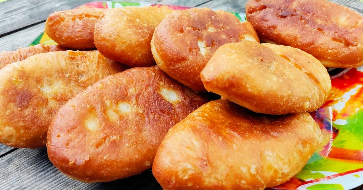 Пышные пирожки как на рынке: секрет вкусного теста и сочной начинки