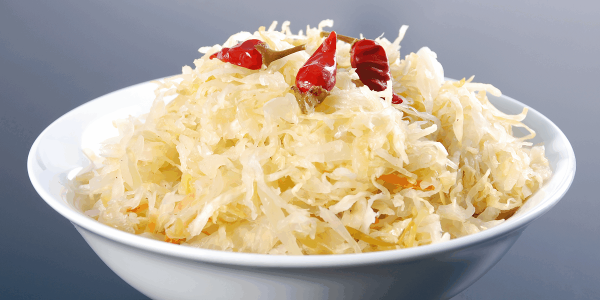 Квашеная капуста: почему горчит, кислая или плесневеет и как это исправить