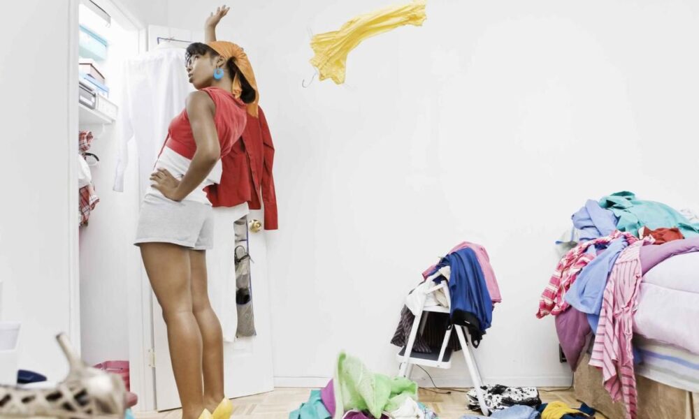 Что не должно быть в гардеробе стильной женщины: советы по обновлению образа