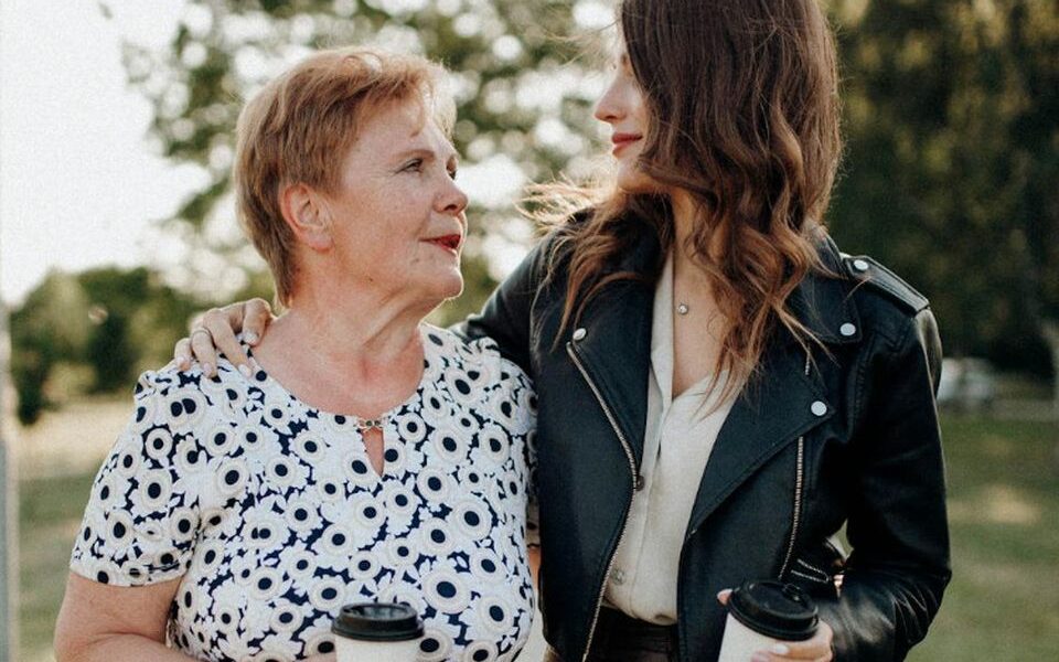 7 секретов, которые лучше не раскрывать взрослым детям: советы для родителей в психологии отношений