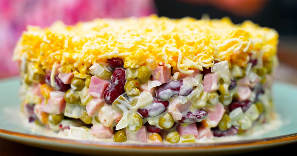 Новогодний салат Шустрик: простой рецепт вкусного салата на праздничный стол