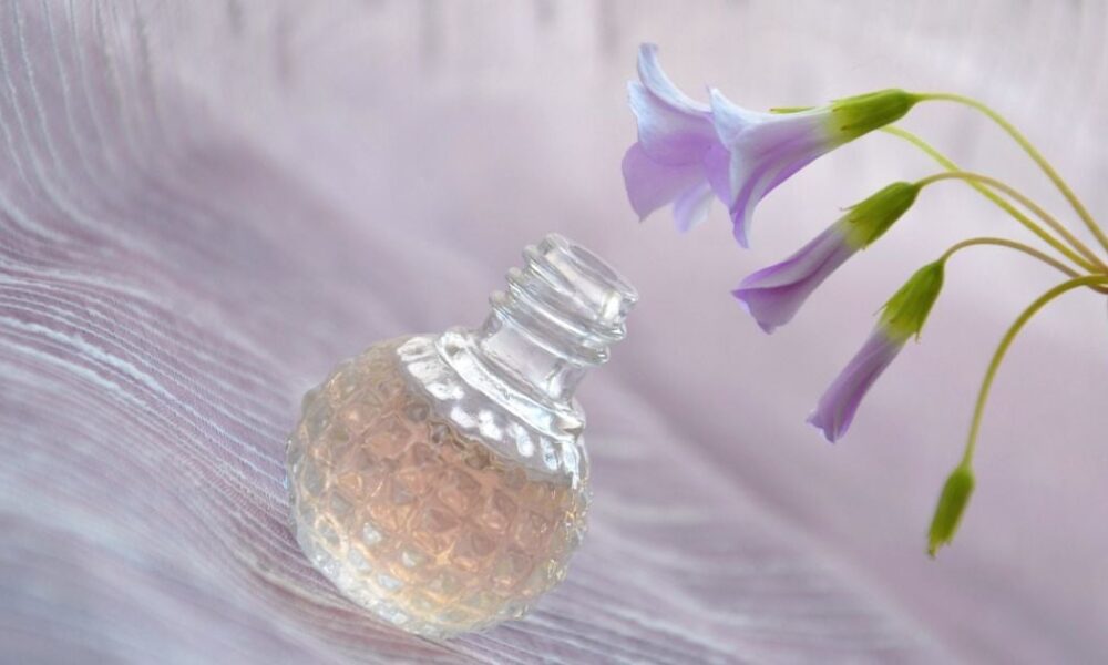 Летний парфюм: как выбрать идеальный аромат для жаркой погоды