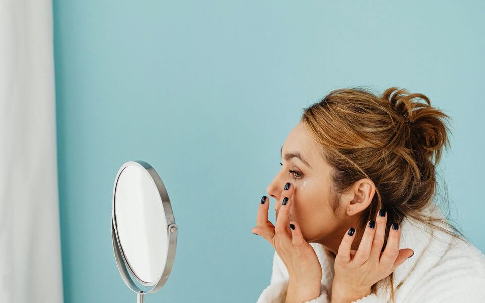 Ошибки в уходе за зрелой кожей: как не добавить себе 20 лет