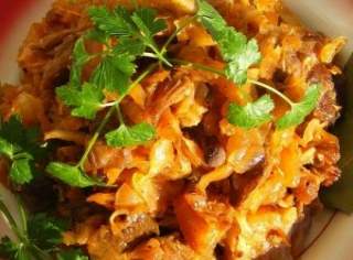 Тушеная капуста с тушенкой: простой и вкусный рецепт для всей семьи