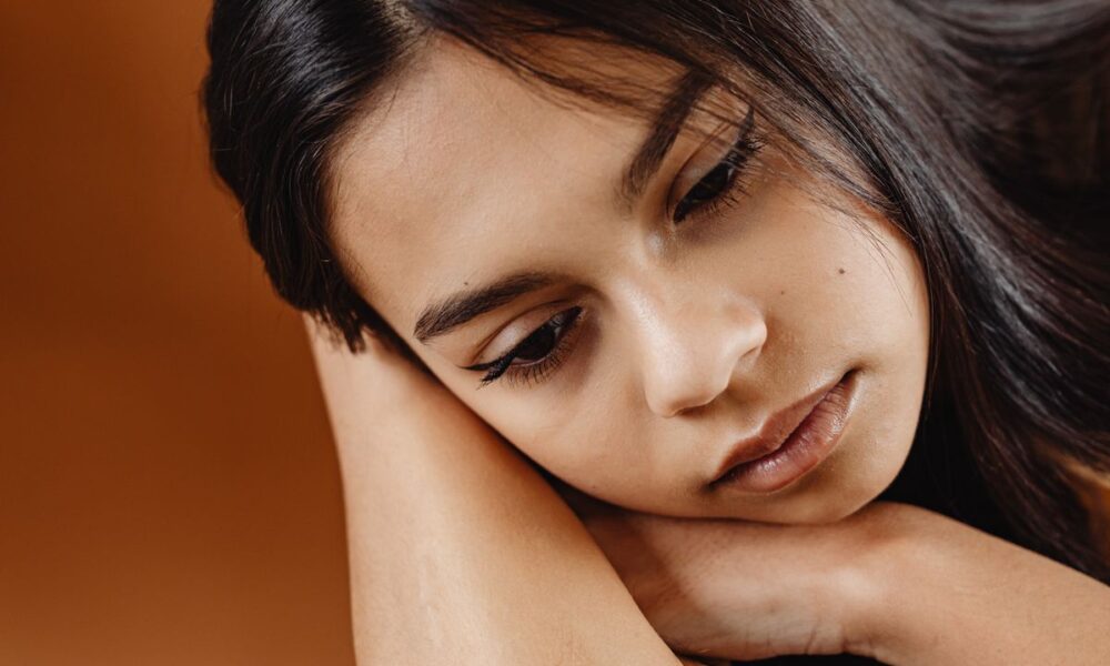 Признаки эмоционального мазохизма: как распознать в себе склонность к страданию