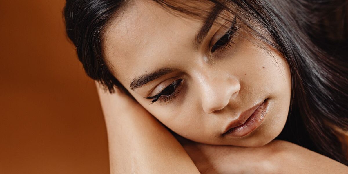 Признаки эмоционального мазохизма: как распознать в себе склонность к страданию