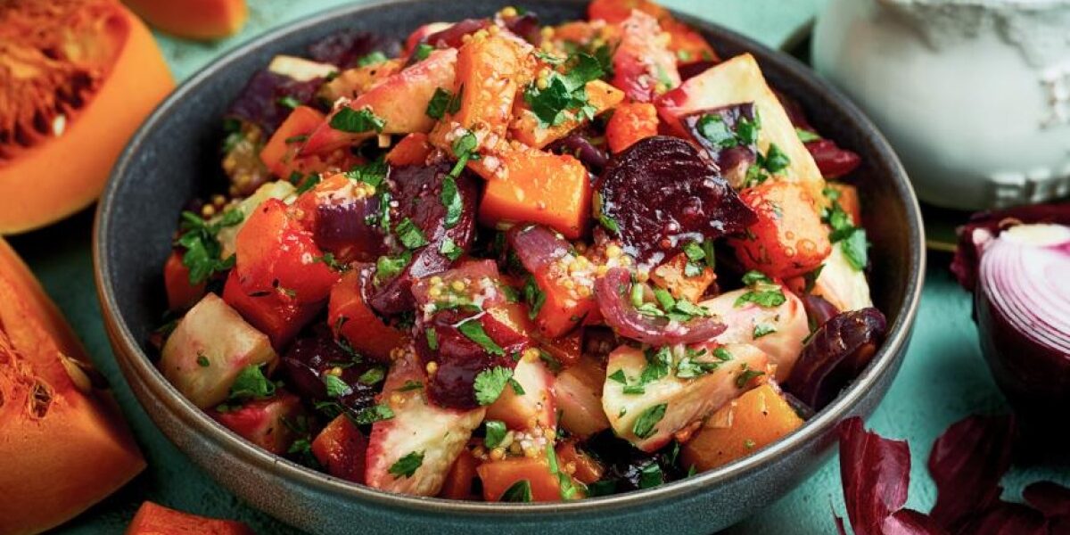 Вкусный и быстрый овощной салат на ужин: простой рецепт для женщин