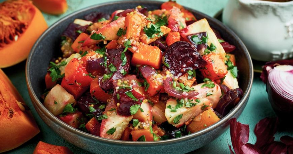 Вкусный и быстрый овощной салат на ужин: простой рецепт для женщин