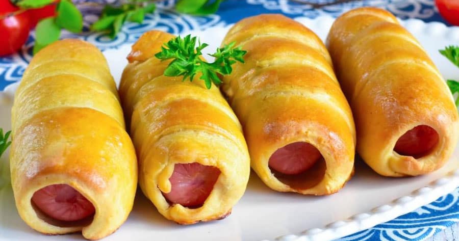 Сосиски в тесте: простой и вкусный рецепт для духовки