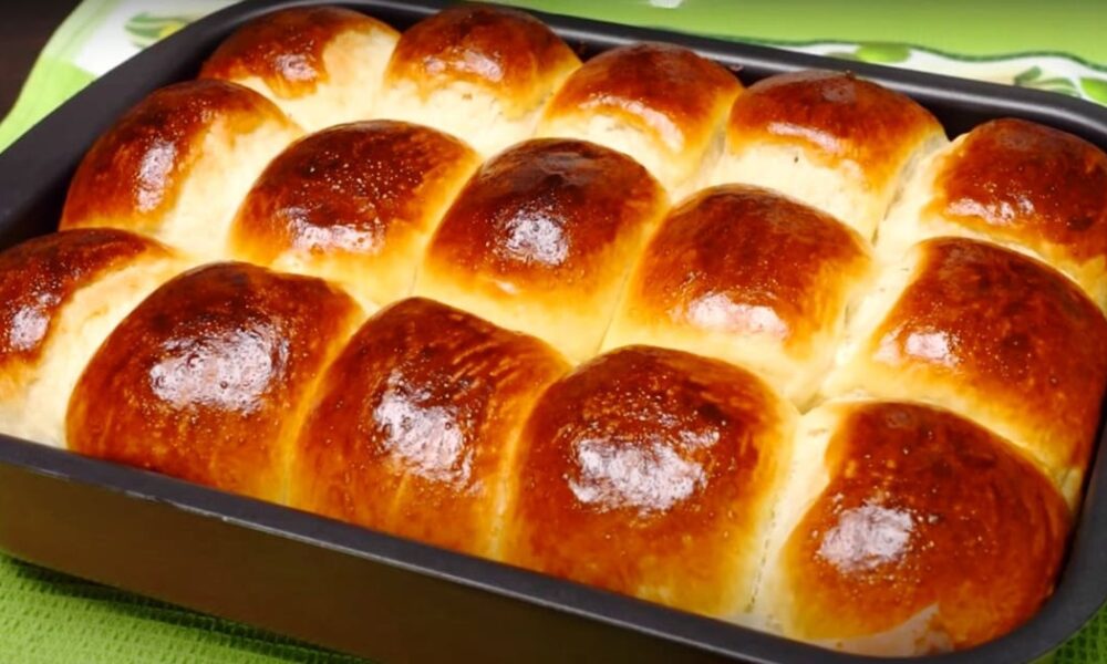 Воздушные булочки как в детстве: рецепт легендарной выпечки
