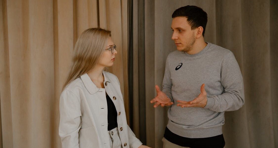 Мужчина постоянно врет: причины и способы борьбы с ложью в отношениях