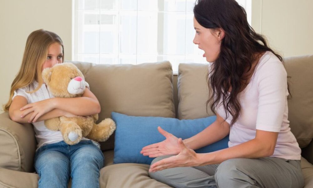 Как справиться с агрессией к ребенку: советы психолога для мам