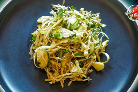 Легкий салат из капусты и огурцов: простой рецепт для здоровья и красоты